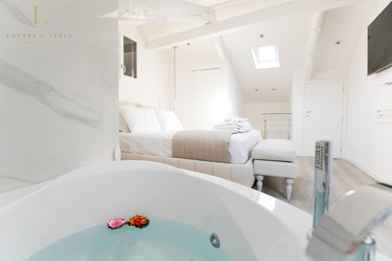 Loversinitaly Romantic Apartments - Altana And Jacuzzi Venice Exterior photo