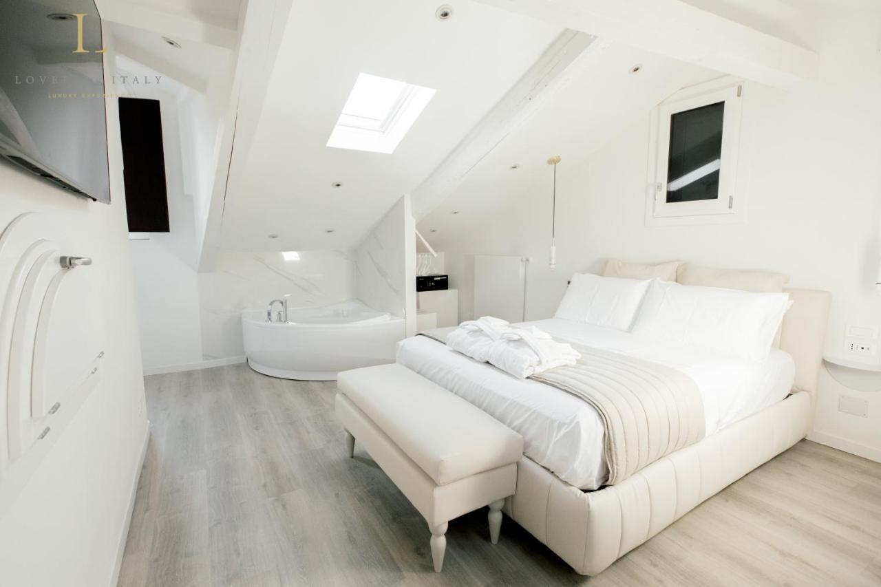 Loversinitaly Romantic Apartments - Altana And Jacuzzi Venice Exterior photo